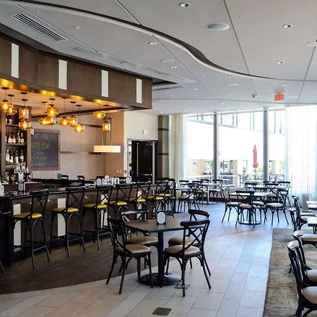 Готель Ithaca Marriott Downtown On The Commons Екстер'єр фото