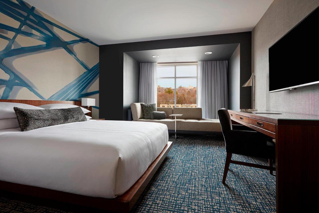Готель Ithaca Marriott Downtown On The Commons Екстер'єр фото