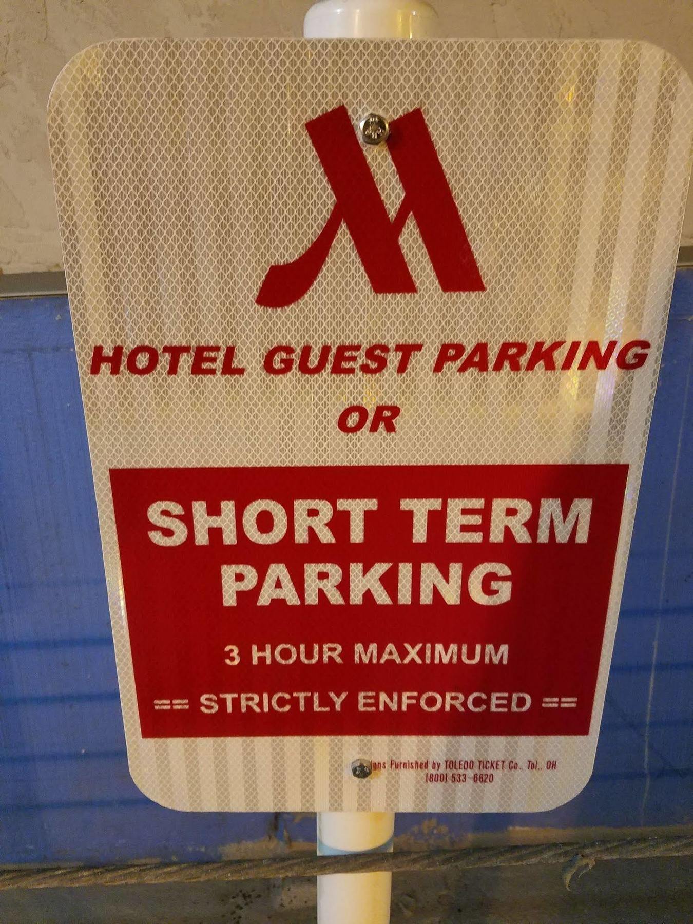 Готель Ithaca Marriott Downtown On The Commons Екстер'єр фото